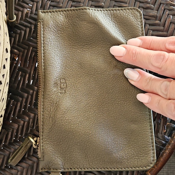 Large UGG 100% leather Crossbody bag laser cut design With Wristlet Olive Green - Picture 3 of 16